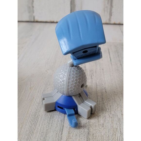 McDonald's Daisy Duck Soarin' rocket Disney toy figure - Picture 3 of 5